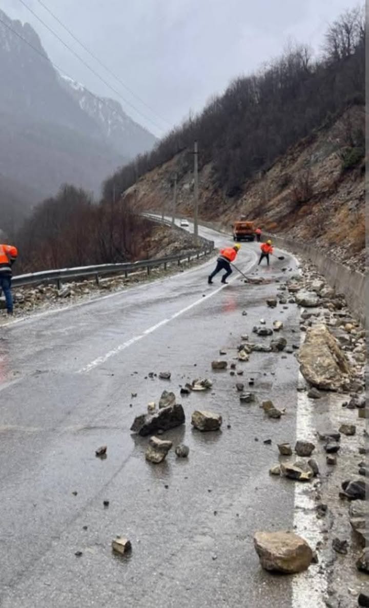 Kosovska policija apeluje na povećani oprez u saobraćaju posle kiša Prištine, 7. januara 2026. godine Kosovska policija…