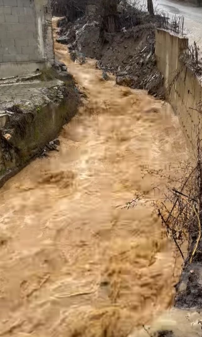 Poplavna opasnost u selu Kuk, Dragaš Kuk seoska reka u opštini Dragaš rizikuje da ponovo izađe…