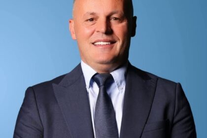 Islam Wikimer: Putevi se čiste širom Prizrena Islam Wikimer, direktor javnih službi u opštini Pri…