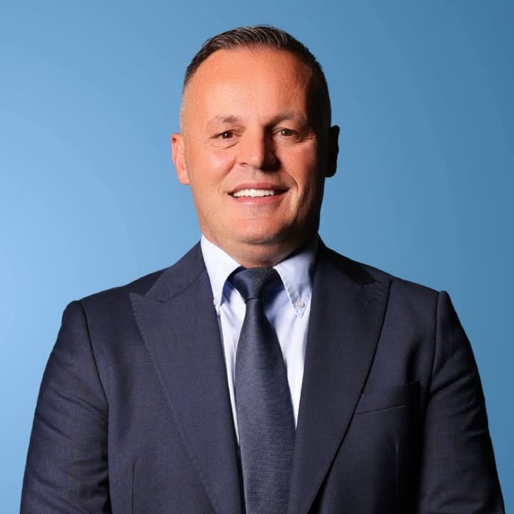 Islam Wikimer: Putevi se čiste širom Prizrena Islam Wikimer, direktor javnih službi u opštini Pri…