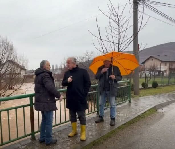Posle poplave u Suhareki, poèela je da procenjuje štetu posle obilnih padavina i poplava koje su na njoj…