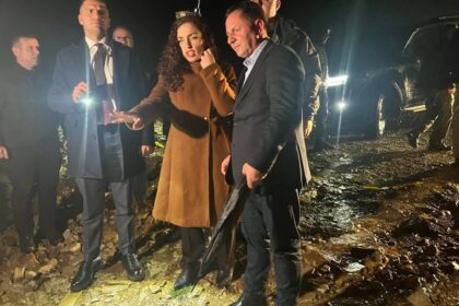 Predsednik Vjosa Osmani posećuje Mališevu posle poplava i proglašenja vanrednog stanja predsednika …