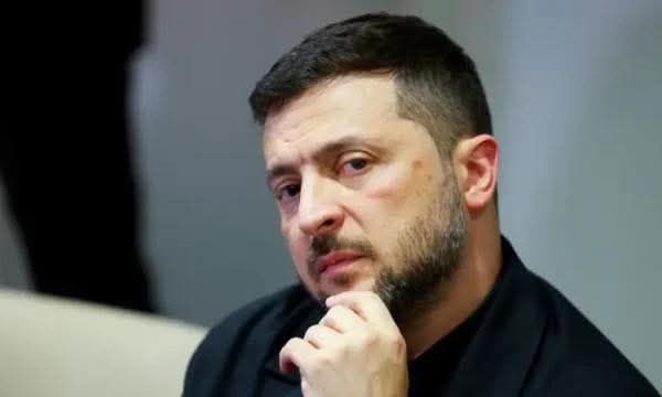 Zelenski: Saveznici još uvek nisu pružili jasne bezbednosne garancije ukrajinskom predsedniku Ukrajine Volodimiru Zelenskom…