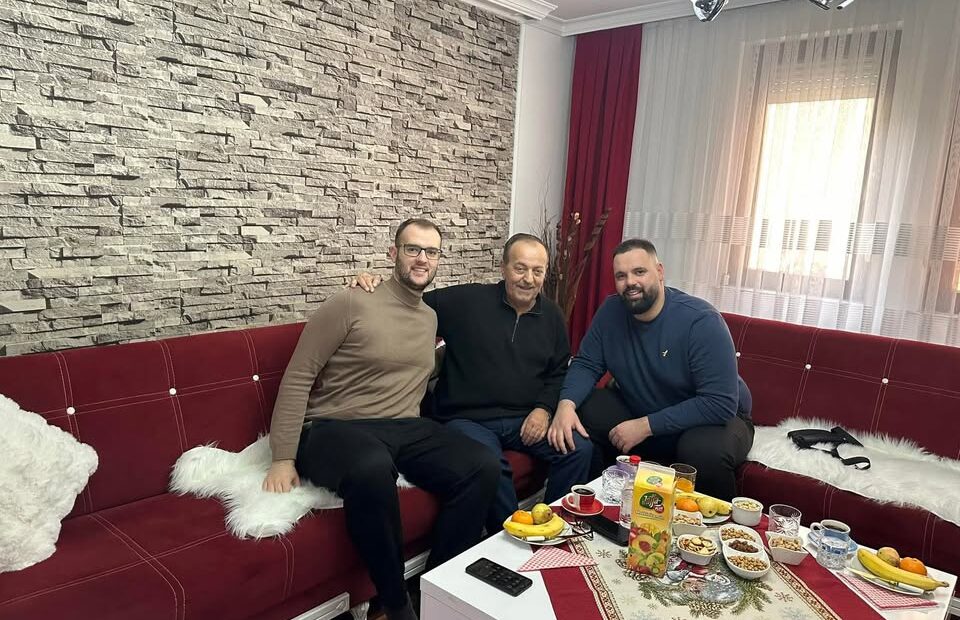 KOMANDANT DRINIT DRINI VISI U SENSFU NLA SEA, BISLIMOV URED DVA SINA KOMANDIRA DRINI, EKI D…