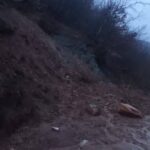 Ekipet e Bashkisë Kukës në terren pas reshjeve të shiut Ekipet e Drejtorisë së Rrugëve Rurale dhe Drejtorisë së Shërb…