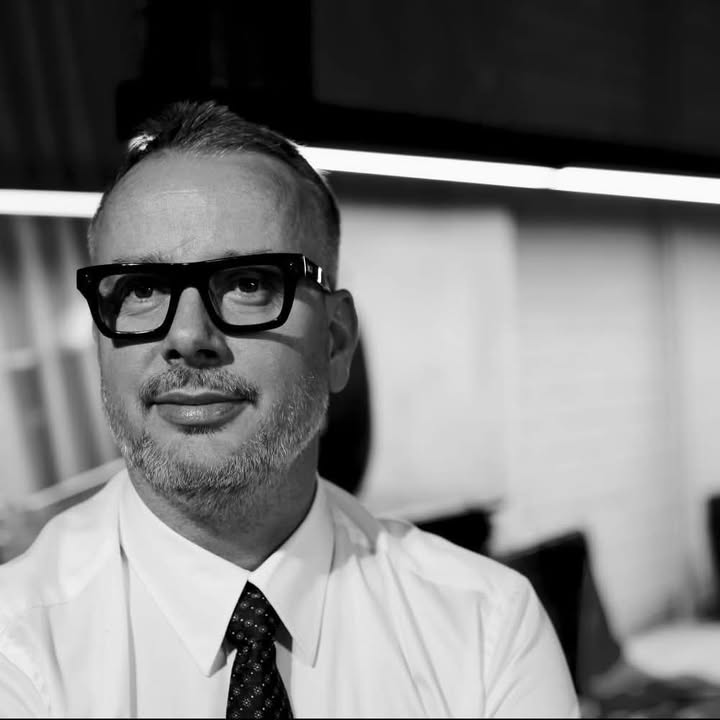 Katazi kritikuje DSK: baveći se Tačijem, dok su ih Vjosa Osmani i Albin Kurti pobedili svojim glasovima novinarstvom i…