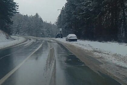 Dragašov glavni put trpi ozbiljne povrede, građani pozivaju na hitnu intervenciju glavnu Dragašovu ulicu ima…