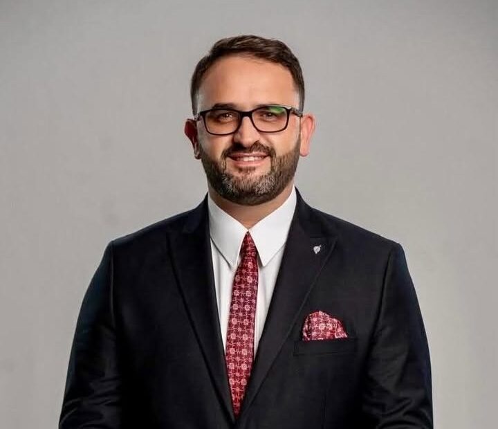 Ekspert za komunikacije Selman Kolgeci upozorava na visok rizik od zamrzavanja žalbe za maksimalnu negu u trafiju…