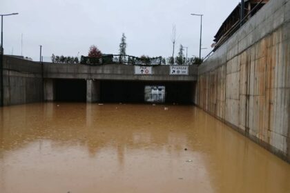 Teški oblaci blokiraju Mališev podzemni podzemni prelaz, gusti oblaci koji su ukljuèivali mališki region…