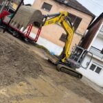 Rikthehet normaliteti në fshatin Mlik pas përmbytjeve Fshati Mlik ka përjetuar përmbytje pas bllokimit të urës dhe gy…