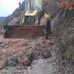 Ekipet e Bashkisë Kukës në terren pas reshjeve të shiut Ekipet e Drejtorisë së Rrugëve Rurale dhe Drejtorisë së Shërb…