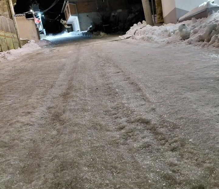 Generacija: Stanovnici upozoravaju na opasnost sa puteva blokiranih snegom i ledom poslednja dva dana, na puteve koji su povezani…