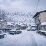 Dimri ka mbuluar fshatin Brod me bardhësi.