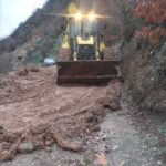 Ekipet e Bashkisë Kukës në terren pas reshjeve të shiut Ekipet e Drejtorisë së Rrugëve Rurale dhe Drejtorisë së Shërb…