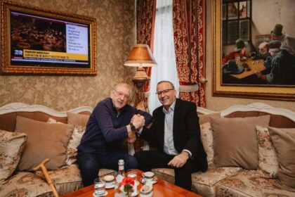 Bedri Hamza se sastaje sa ambasadorom Vilijamom Vokerom na dan komemoracije Rekakovog masakra, predsednikom De Partije…