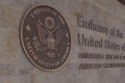 Američka ambasada: Nova kosovska vlada mora da preduzme korake za jačanje saradnje državne ambasade…