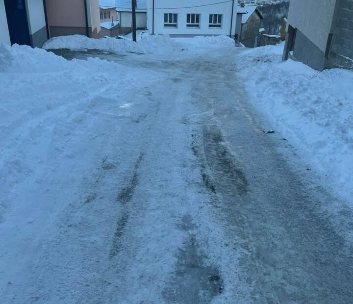 Stanovnici sela Buše žale se na nevolje u opticaju nakon snežnih padavina stanovnika sela Buče, u opštini…