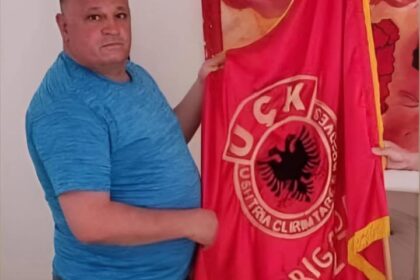 Heroj je u ratu, junak u miru, nasim Haradinaj u uredima OVL OVK u Dragašu HINA