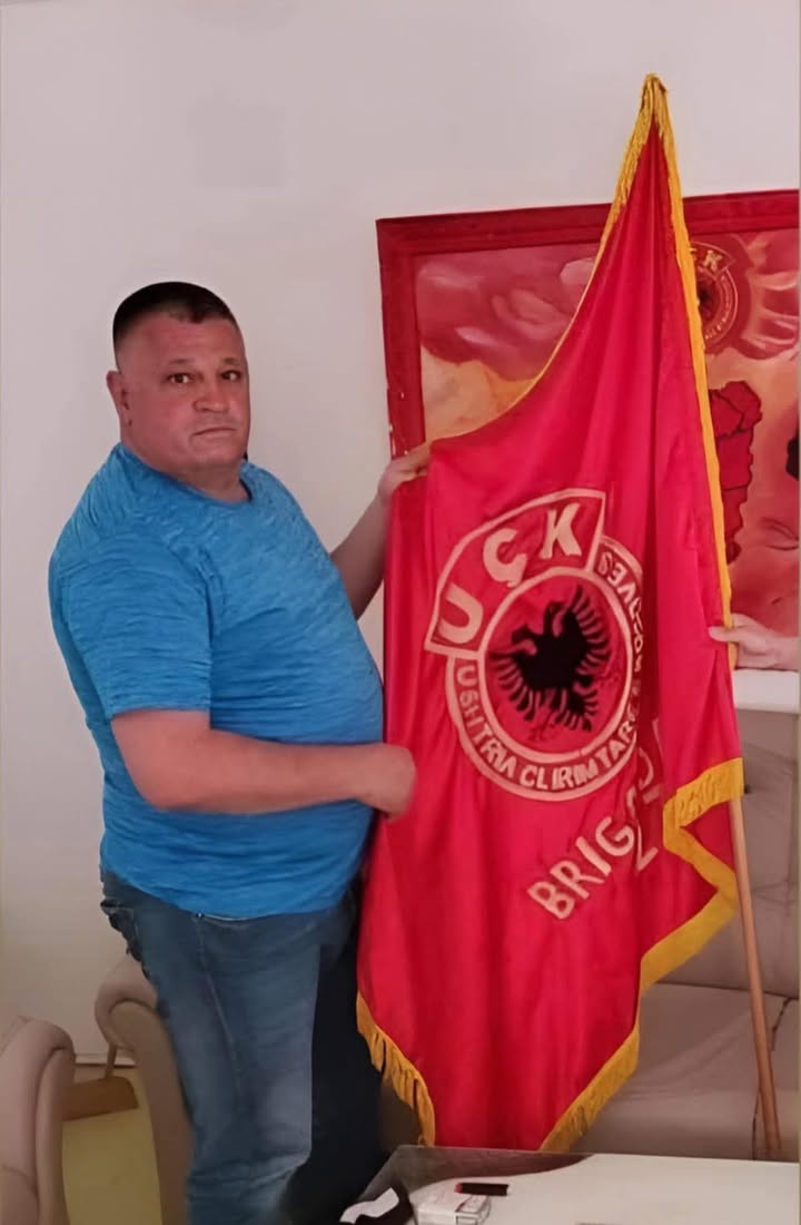 Heroj je u ratu, junak u miru, nasim Haradinaj u uredima OVL OVK u Dragašu HINA