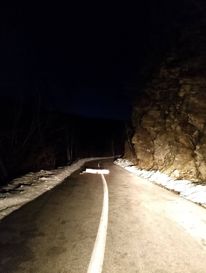 Još uvek je blokiran blatnjavim toboganom, vlasti na zemlji, rad na otvaranju ulice Grobuccica-Crush…