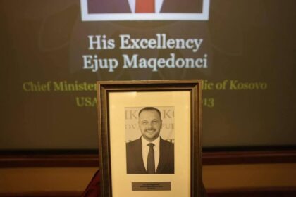 Ogromna čast za Kosovo u Sjedinjenim Državama: Ejup Makedonija u Američkoj armiji Slavna dvorana Republika Kosovo…