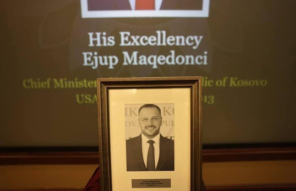 Ogromna čast za Kosovo u Sjedinjenim Državama: Ejup Makedonija u Američkoj armiji Slavna dvorana Republika Kosovo…