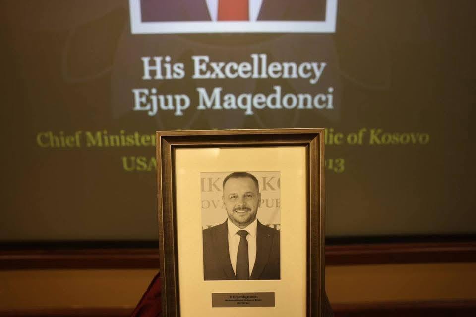 Ogromna čast za Kosovo u Sjedinjenim Državama: Ejup Makedonija u Američkoj armiji Slavna dvorana Republika Kosovo…