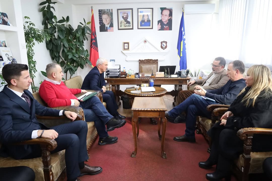 Predsedavajući Geladina primio je u zvaničnoj poseti područnu kancelariju UNMIK-a u Pečuju načelnik opštine Dragaši…