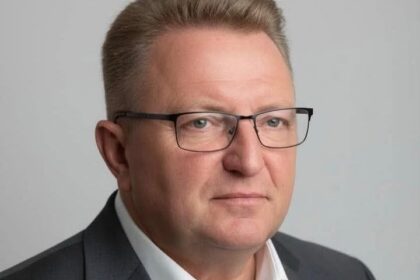 Hisen Beriša oštro reaguje na Lumira Abdišika: Prešli ste liniju, teško i bez povratka, Iš-Deputet i veteran …