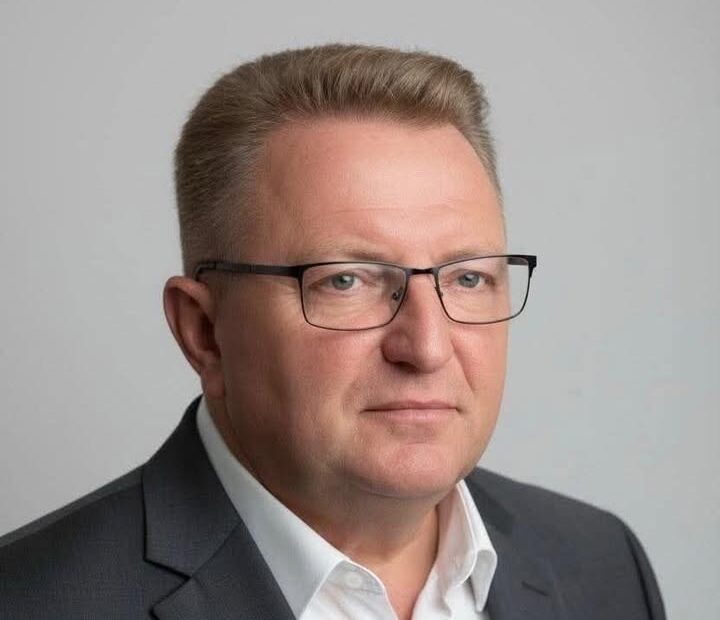 Hisen Beriša oštro reaguje na Lumira Abdišika: Prešli ste liniju, teško i bez povratka, Iš-Deputet i veteran …