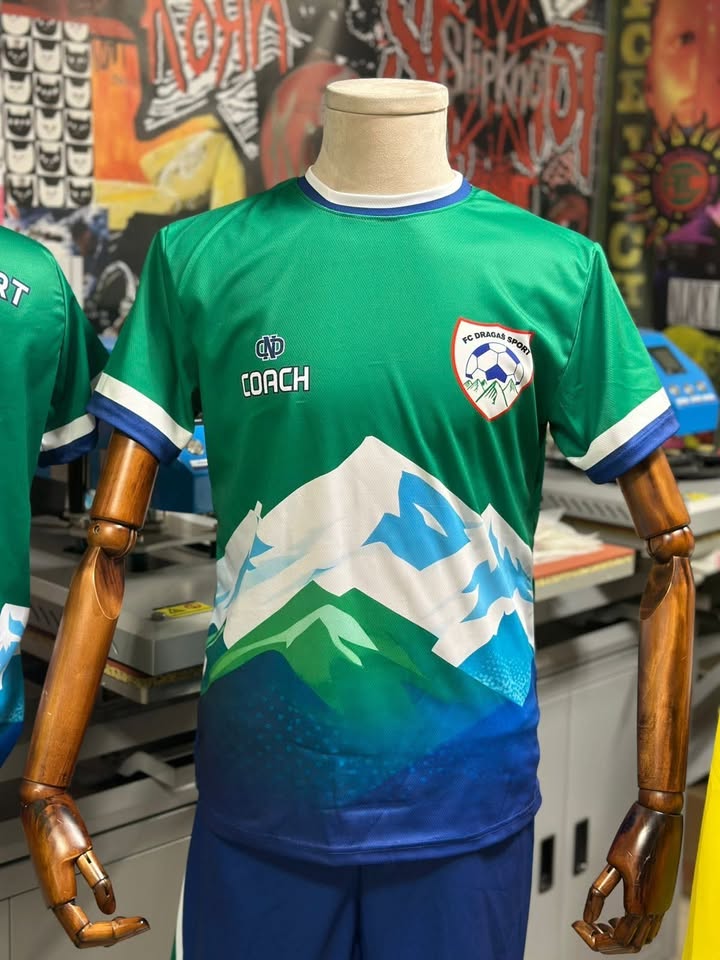 NewKOFTIM Dragaš Sportska fudbalska škola najavljuje sve učenike, roditelje i ljubitelje sporta koji, posle…