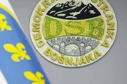 DSB ) Koalicija VAKAT objašnjava glasanje zamenika predsednika nekomunalne zajednice u Prizrenu, 16. januara 2026. godine De…