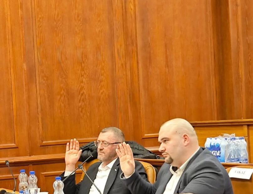 Upozorenje je realizovano: Ustavno pravo Bosanaca predalo se glasovima koalicionih savetnika Vakata …
