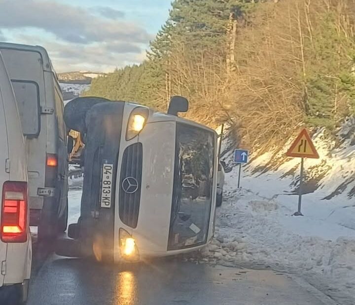 Nova nesreæa na ulazu u selo Rapch upozorava da se danas dogodila saobraæajna nesreæa…