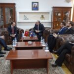 Kryetari Totaj takon Ambasadorin e Turqisë në Kosovë, diskutohen mundësitë për zgjerim të bashkëpunimit Kryetari i Ko…