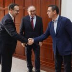Kryetari Totaj takon Ambasadorin e Turqisë në Kosovë, diskutohen mundësitë për zgjerim të bashkëpunimit Kryetari i Ko…