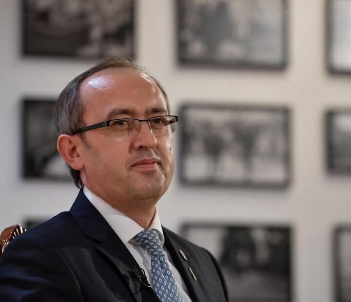 Avdulah Hoti najavljuje kandidaturu za predsednika DSK, bivšeg kosovskog premijera Avdulaha Hotija, saopštio je da će…
