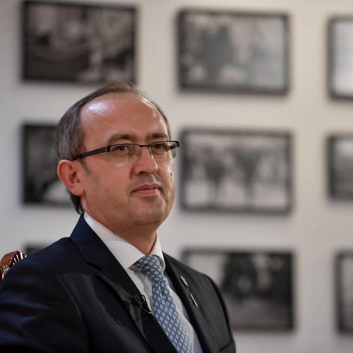 Avdulah Hoti najavljuje kandidaturu za predsednika DSK, bivšeg kosovskog premijera Avdulaha Hotija, saopštio je da će…