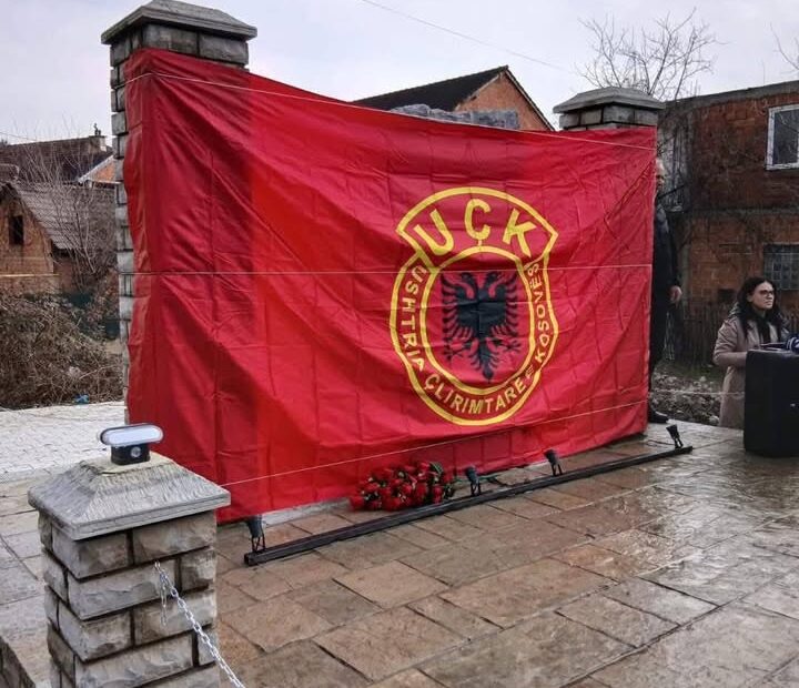 Cline odaje počast komandantu OVK, Abednegu Radji… . Sandokani… U Clineu su danas otkrivene spomen-ploče u čast A…