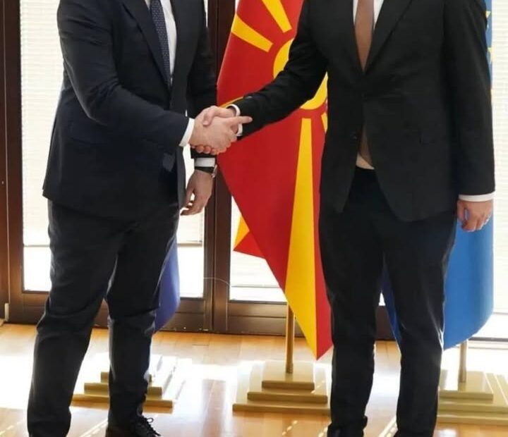 Dvostruki skandal u severnoj Makedoniji: sastanak bez albanskih i diplomatskih poklona sa Kosovom izbrisan sa mape Jedan…