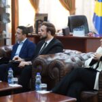 Kryetari Totaj takon Ambasadorin e Turqisë në Kosovë, diskutohen mundësitë për zgjerim të bashkëpunimit Kryetari i Ko…