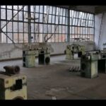 Pamje të rralla nga brendësia e Fabrikës së Municionit të ish-ndërmarrjes “Trepça” në Skenderaj Pamje të rralla kanë …