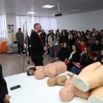 Maturantët e Shkollës “Ruzhdi Berisha” vizituan Kolegjin AAB Nxënësit e Shkollës së Mesme të Lartë “Ruzhdi Berisha” r…