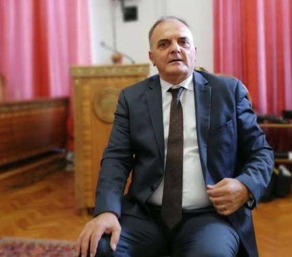 Berišaj priznaje tužiocu da mu je za konsultacije platio beogradski ambasador GEN-a za Kosovo u Hrvatskoj,…