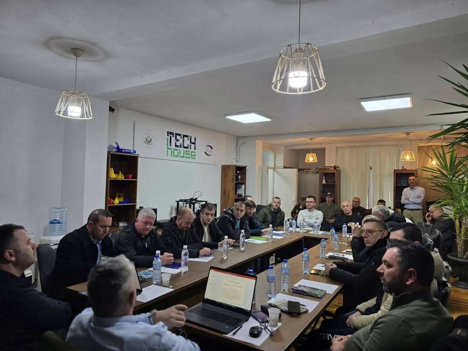 AVOCO organizuje sto za diskusiju za podršku studenata sa vanrednom inteligencijom u Dragašu u kancelarijama …