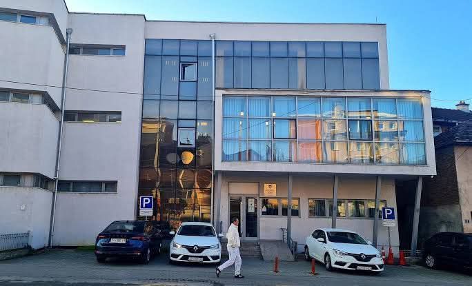 ECKLUZIVE Grupa kandidata za Skupštinu opštine oèekuje se danas, danas u 10:00, da preda zvaniènu…