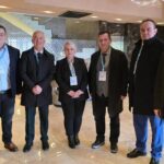 Delegati iz Dragašija objavljuju fotografije iz Skupštine DSK, gde se očekuje da će odlučiti da li da odobre ili ne podnesu ostavku…