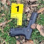 Të shtëna me armë zjarri pranë një shkolle në Gjonaj – Policia arreston të dyshuarin dhe sekuestron armën Policia e K…