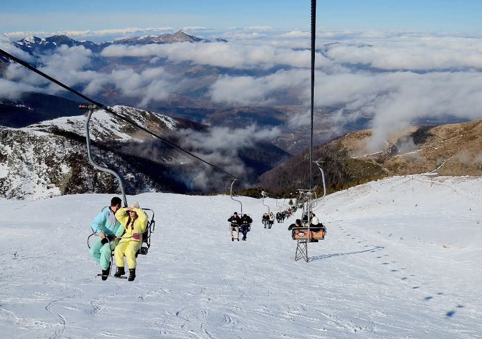 Preko 9 hiljada Albanaca posetilo je Kosovo tokom vikenda, Brezovica i Prevala među najpopularnijim destinacijama Zabava…