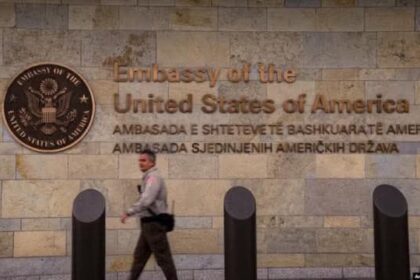 Američka ambasada: Odluka CIK-a o srpskoj listi potkopava američko partnerstvo kosovske ambasade Sjedinjenih Američkih Država…